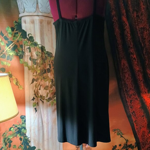 EUC: ONYX Nite 18W Black Ruffled Sleeveless Formal Dress - Picture 2 of 5